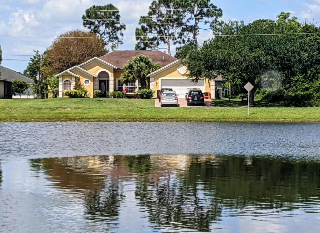 A Treasure Coast Gem- Private Entrance And Private Bathroom Port St. Lucie Eksteriør bilde